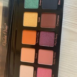 Violet Voss Essentials Eye Shadow Palette